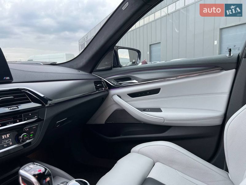 Седан BMW M5 2018 в Львове