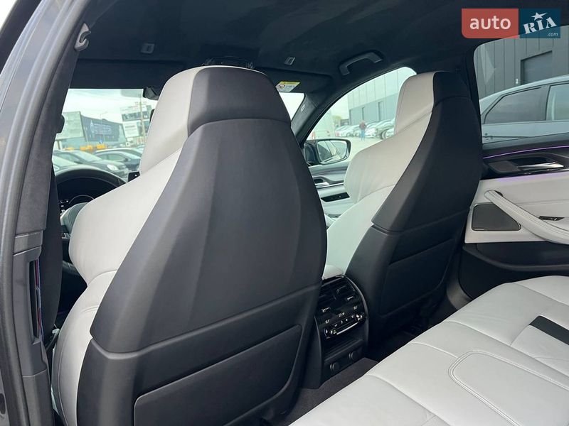 Седан BMW M5 2018 в Львове