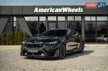 Седан BMW M5 2024 в Чернівцях