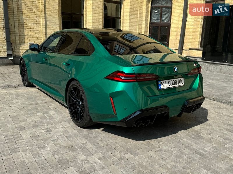 Седан BMW M5 2024 в Киеве