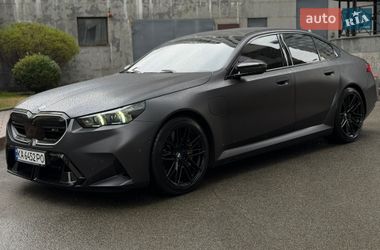 Седан BMW M5 2025 в Киеве