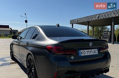 Седан BMW M5 2022 в Тячеве