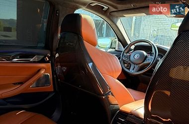 Седан BMW M5 2022 в Тячеве