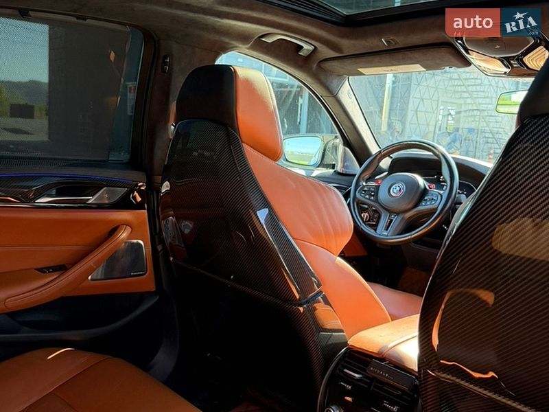 Седан BMW M5 2022 в Тячеве