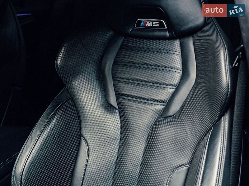 Седан BMW M5 2018 в Шептицькому