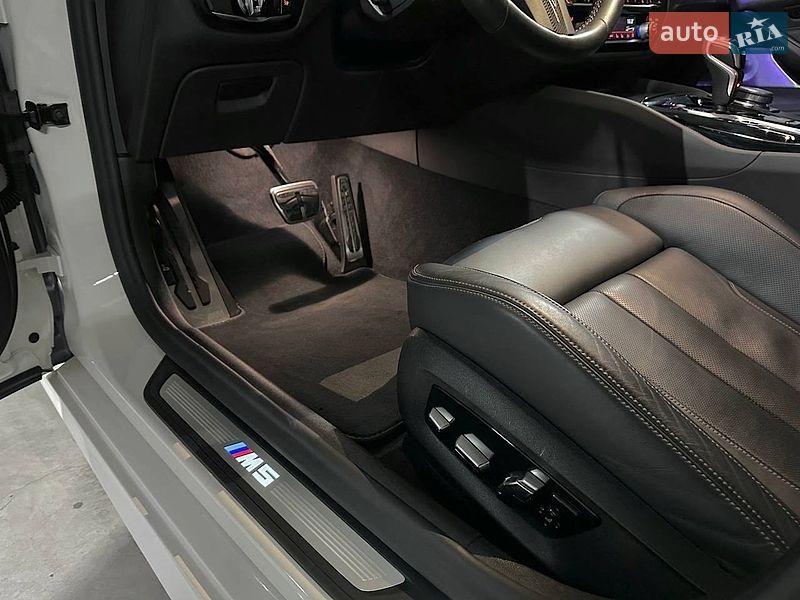 Седан BMW M5 2019 в Киеве
