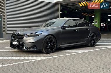 Седан BMW M5 2025 в Киеве