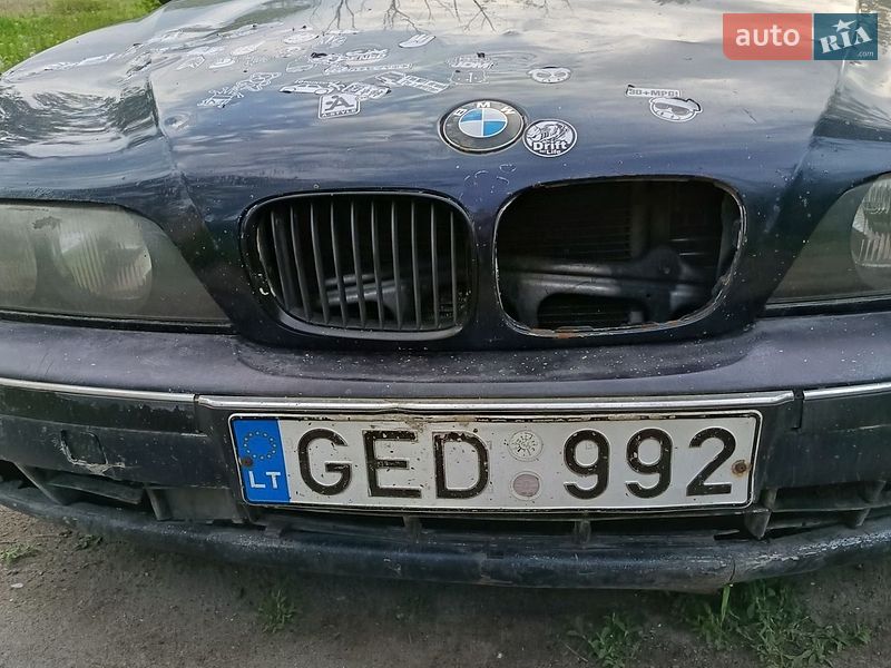 Седан BMW M5 2000 в Славянске