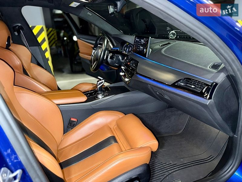Седан BMW M5 2021 в Киеве