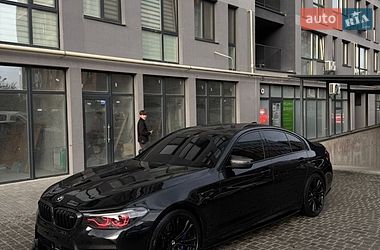 Седан BMW M5 2018 в Львове