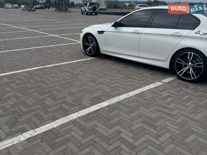 Седан BMW M5 2012 в Харькове