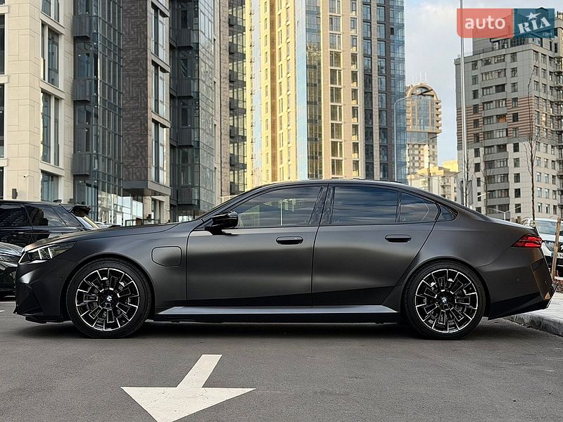 Седан BMW M5 2024 в Києві фото 44 Седан BMW M5 2024 в Києві