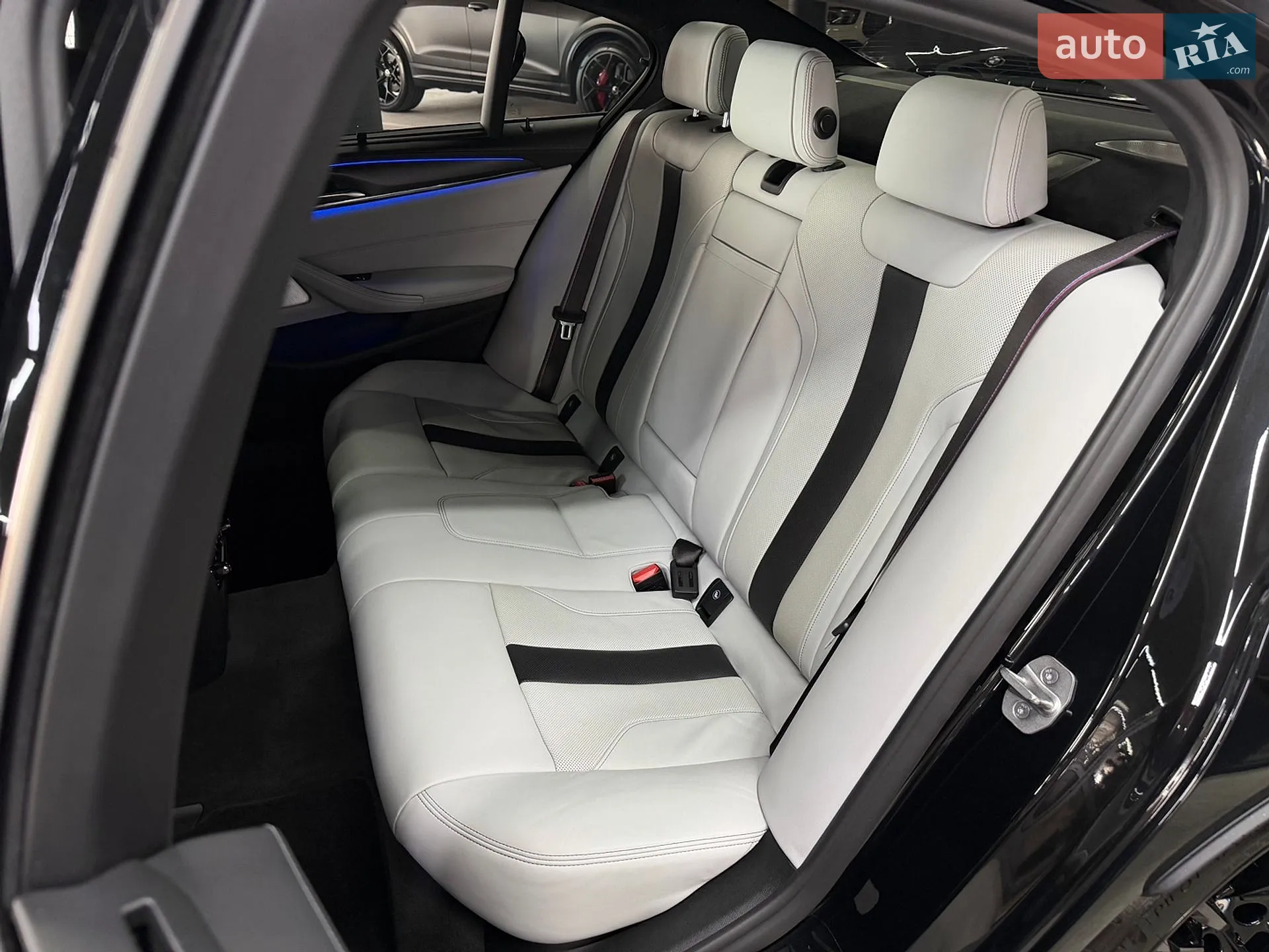 2022 BMW M5 - мініатюра 26