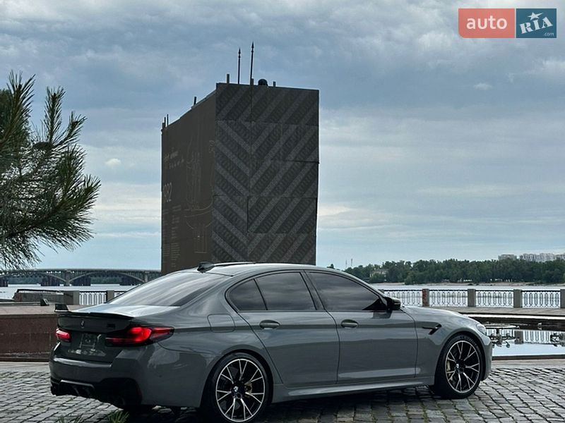 Седан BMW M5 2019 в Киеве
