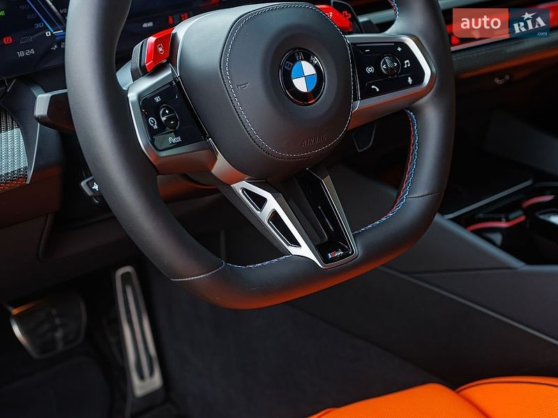Седан BMW M5 2025 в Чернівцях
