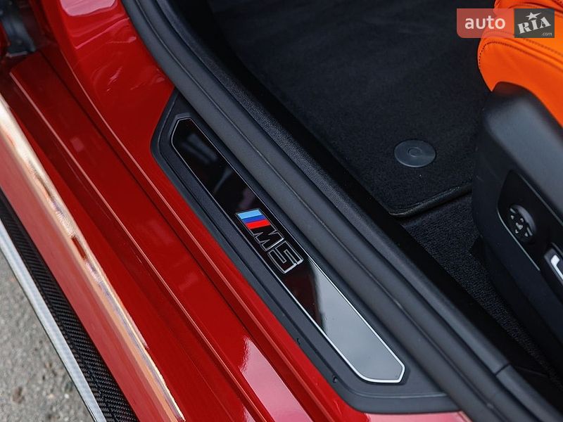 Седан BMW M5 2025 в Чернівцях