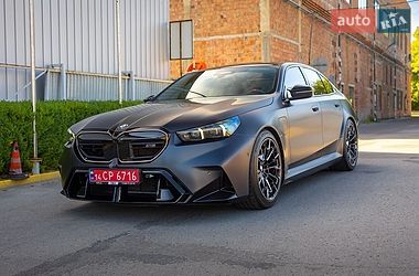 Седан BMW M5 2025 в Черновцах