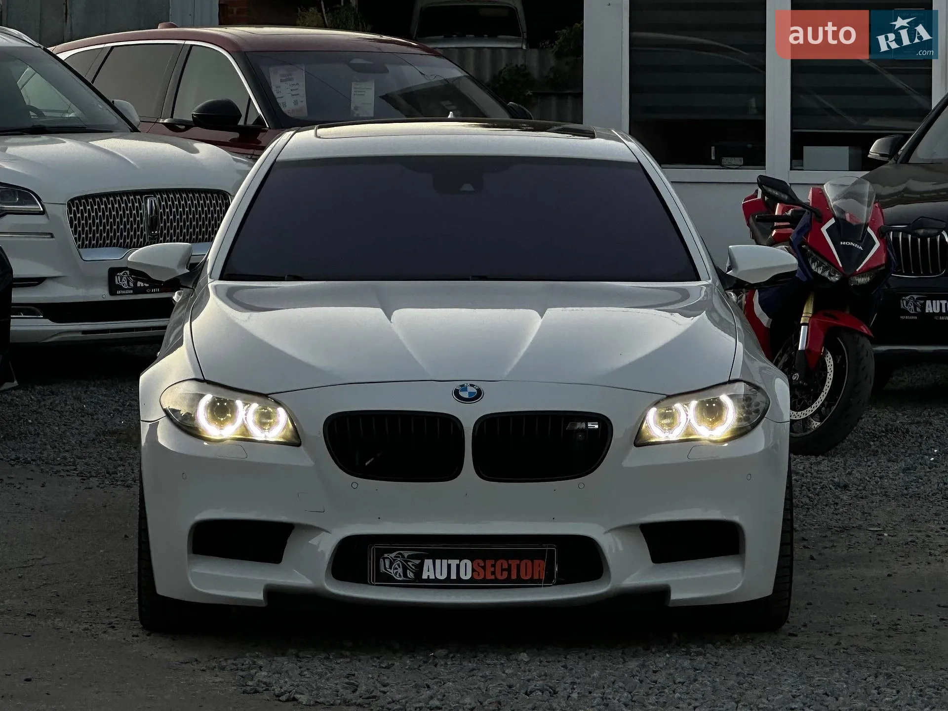 2012 BMW M5 - мініатюра 5