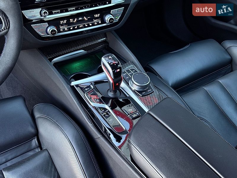 Седан BMW M5 2020 в Киеве