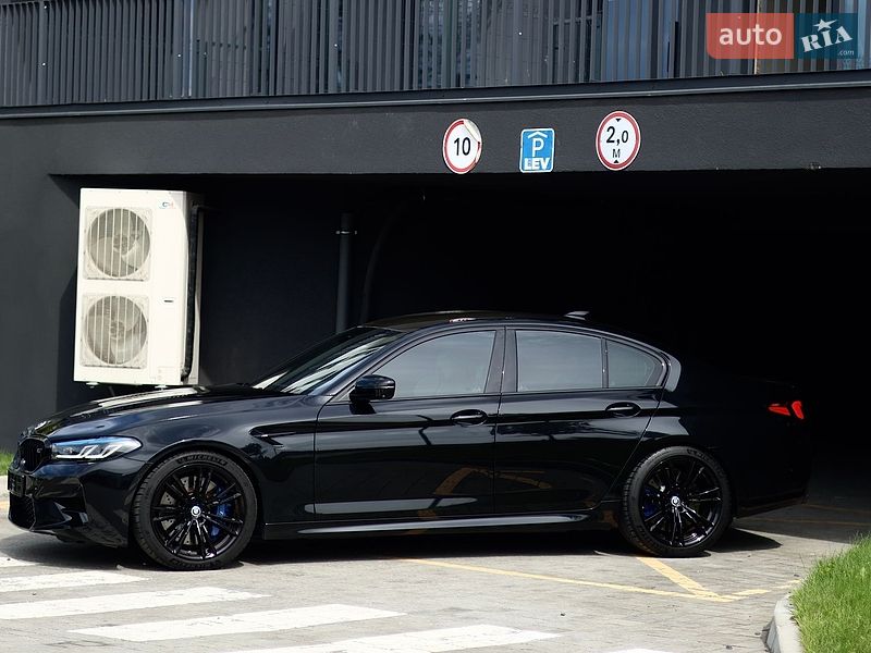 Седан BMW M5 2020 в Львове