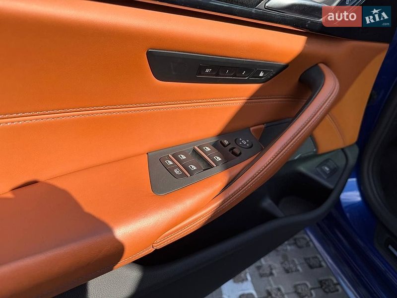 Седан BMW M5 2022 в Києві