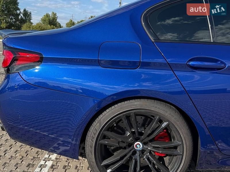 Седан BMW M5 2022 в Києві