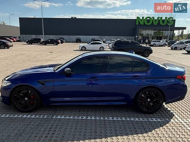 Седан BMW M5 2022 в Києві
