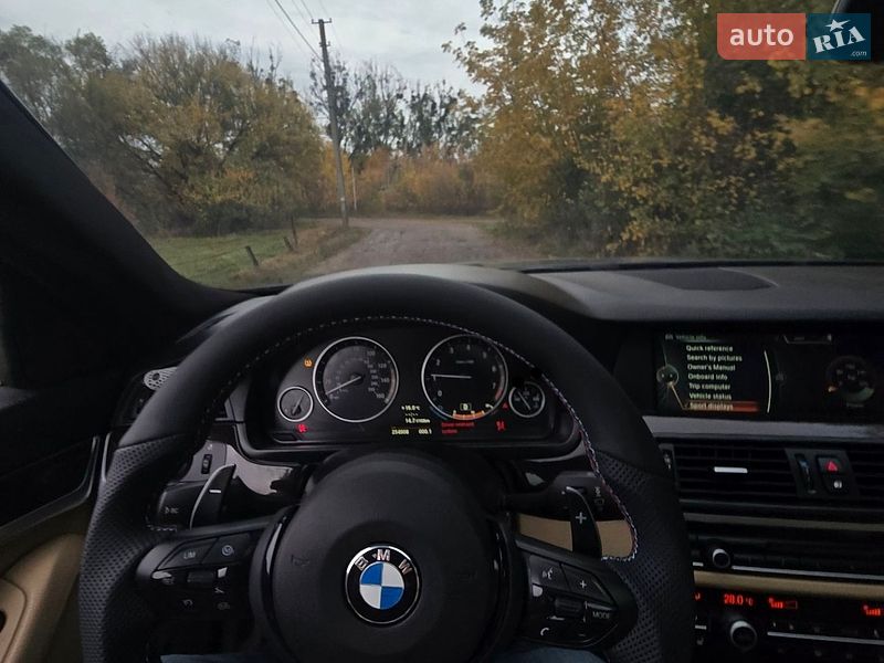 Седан BMW M5 2013 в Львові