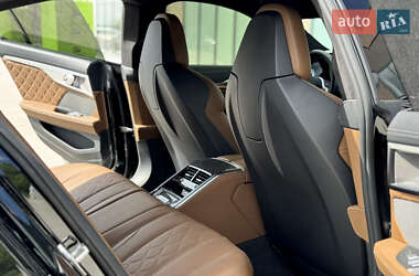 Купе BMW M8 Gran Coupe 2021 в 
