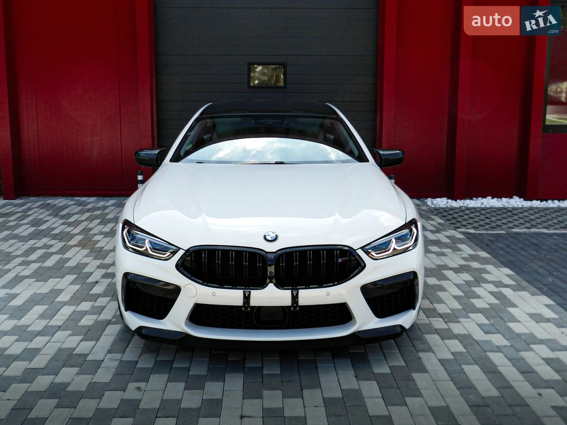 2022 BMW M8 - мініатюра 3