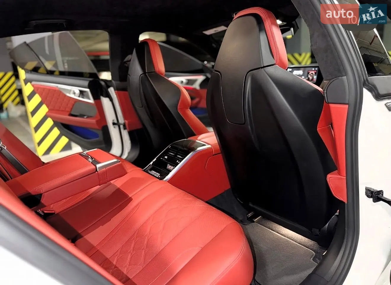 2021 BMW M8 - мініатюра 9