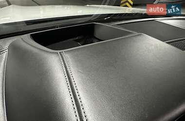 Кабриолет BMW M8 2019 в 