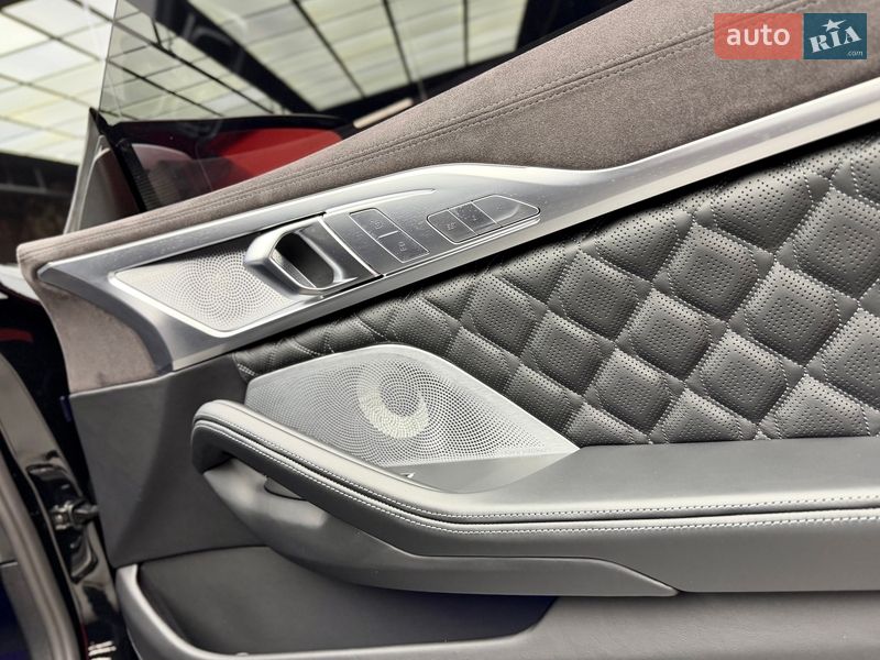 Купе BMW M8 2023 в Киеве