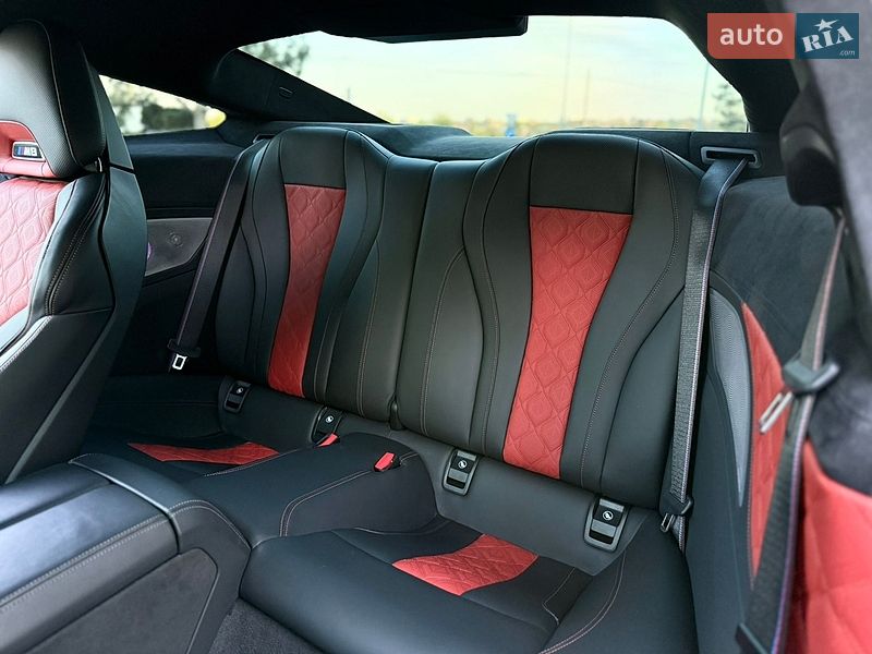 Купе BMW M8 2023 в Львове