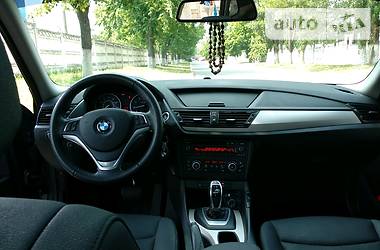 Позашляховик / Кросовер BMW X1 2013 в 