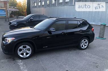 Позашляховик / Кросовер BMW X1 2012 в 