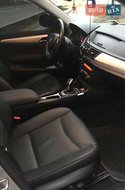 Внедорожник / Кроссовер BMW X1 2013 в 