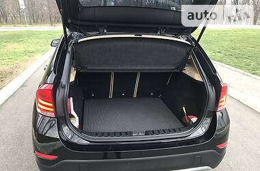 Позашляховик / Кросовер BMW X1 2014 в 