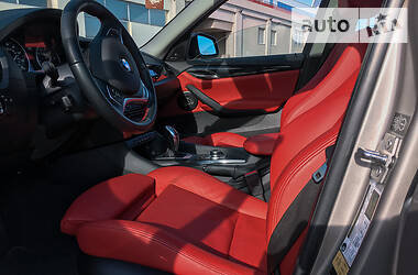 Позашляховик / Кросовер BMW X1 2012 в 