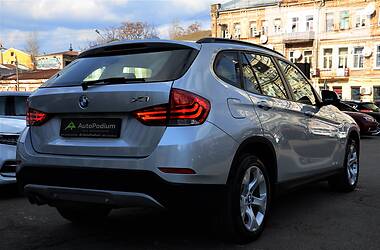 Позашляховик / Кросовер BMW X1 2015 в 