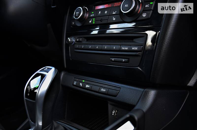 Позашляховик / Кросовер BMW X1 2015 в Києві