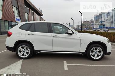 Позашляховик / Кросовер BMW X1 2012 в 