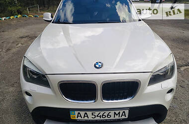 Внедорожник / Кроссовер BMW X1 2012 в Киеве