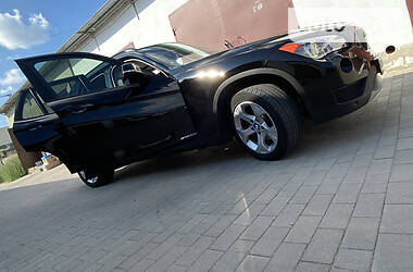 Позашляховик / Кросовер BMW X1 2012 в 