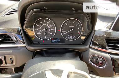 Позашляховик / Кросовер BMW X1 2017 в 