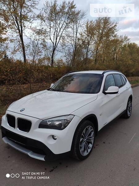 Внедорожник / Кроссовер BMW X1 2011 в Самборе