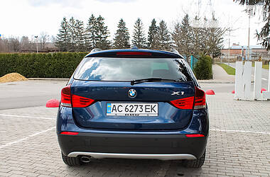 Внедорожник / Кроссовер BMW X1 2011 в Луцке