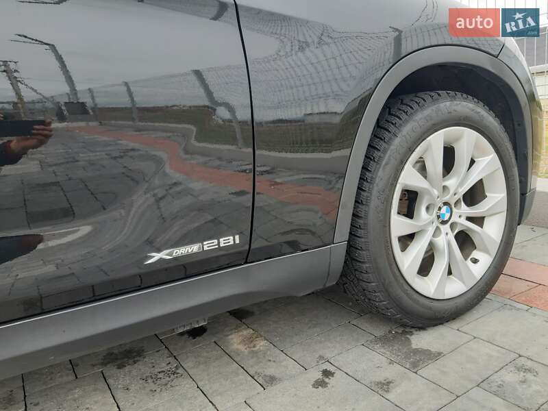 Внедорожник / Кроссовер BMW X1 2013 в Хусте