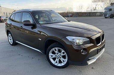 Позашляховик / Кросовер BMW X1 2010 в 