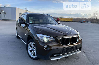 Позашляховик / Кросовер BMW X1 2010 в 